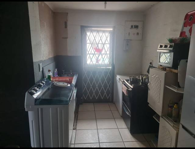 2 BEDROOM HOUSE SOLD IN ROCKLANDS